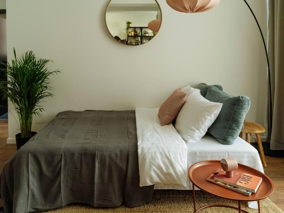 Central 5 Apartment - New Building & Parking Bucureşti Ngoại thất bức ảnh